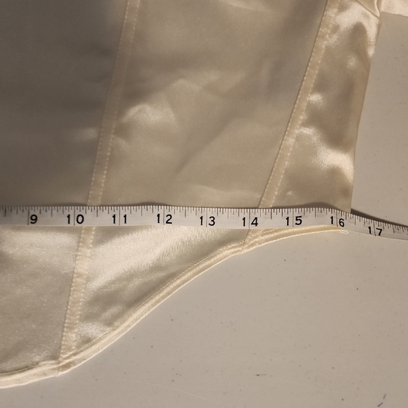 H&M NWOT DIVIDED Cream Satin Top - Picture 7 of 10